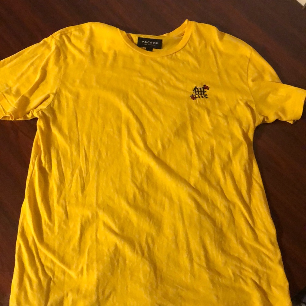 yellow t shirt